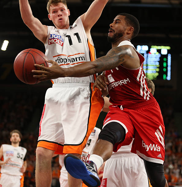 折虽然让他 折虽然让他