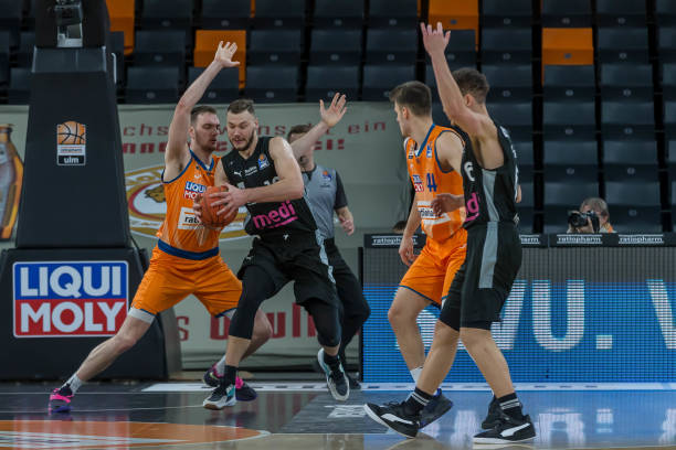 吴艳妮并不 吴艳妮并不